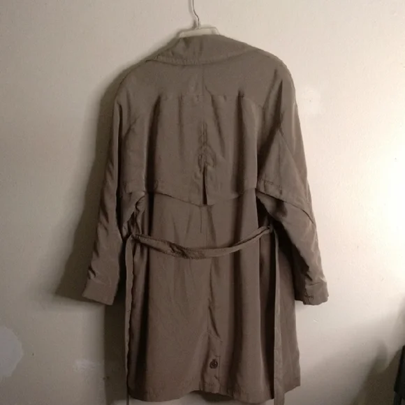 Utex Tan Trench Coat - Picture 2 of 6